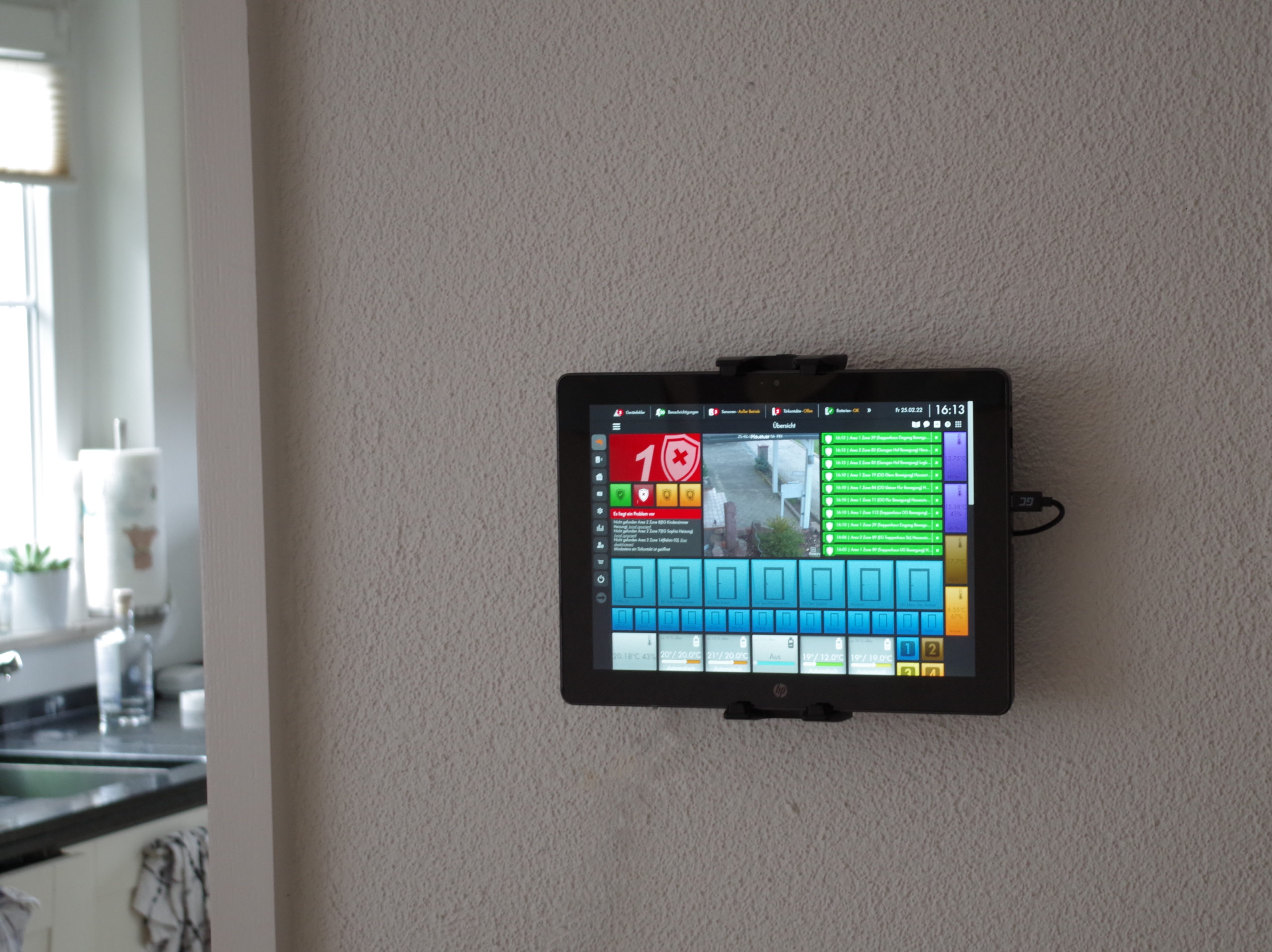 Steuerung der Alarmanlage via Touchpanel